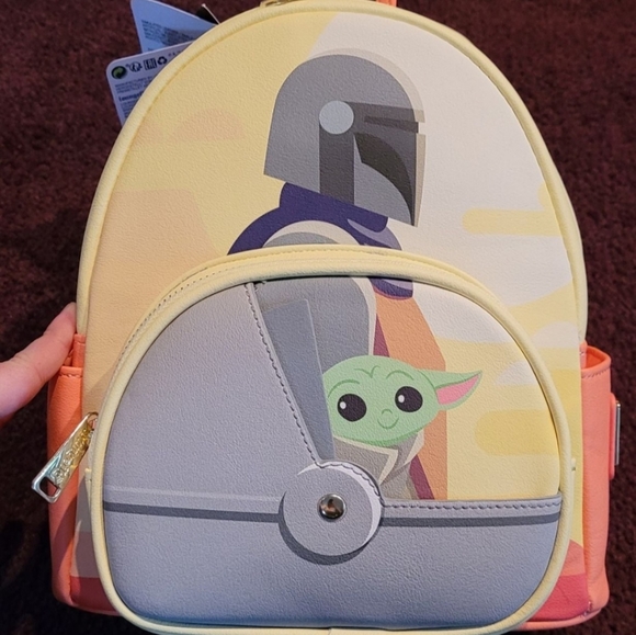 Mandalorian Loungefly LE comiccon - Picture 1 of 3